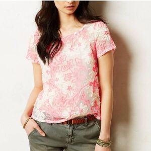 ANTHROPOLOGIE I L Meadow Rue Short Sleeve Floral Mesh Top i cream fuschia
